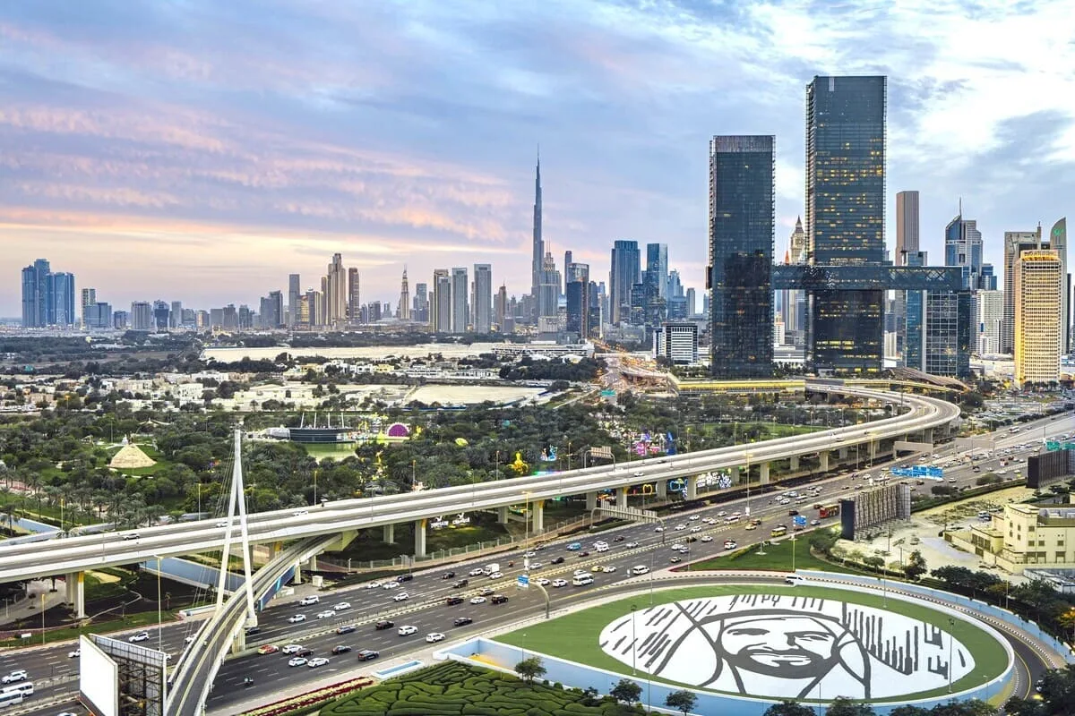 النمو السكاني في دبي 2025