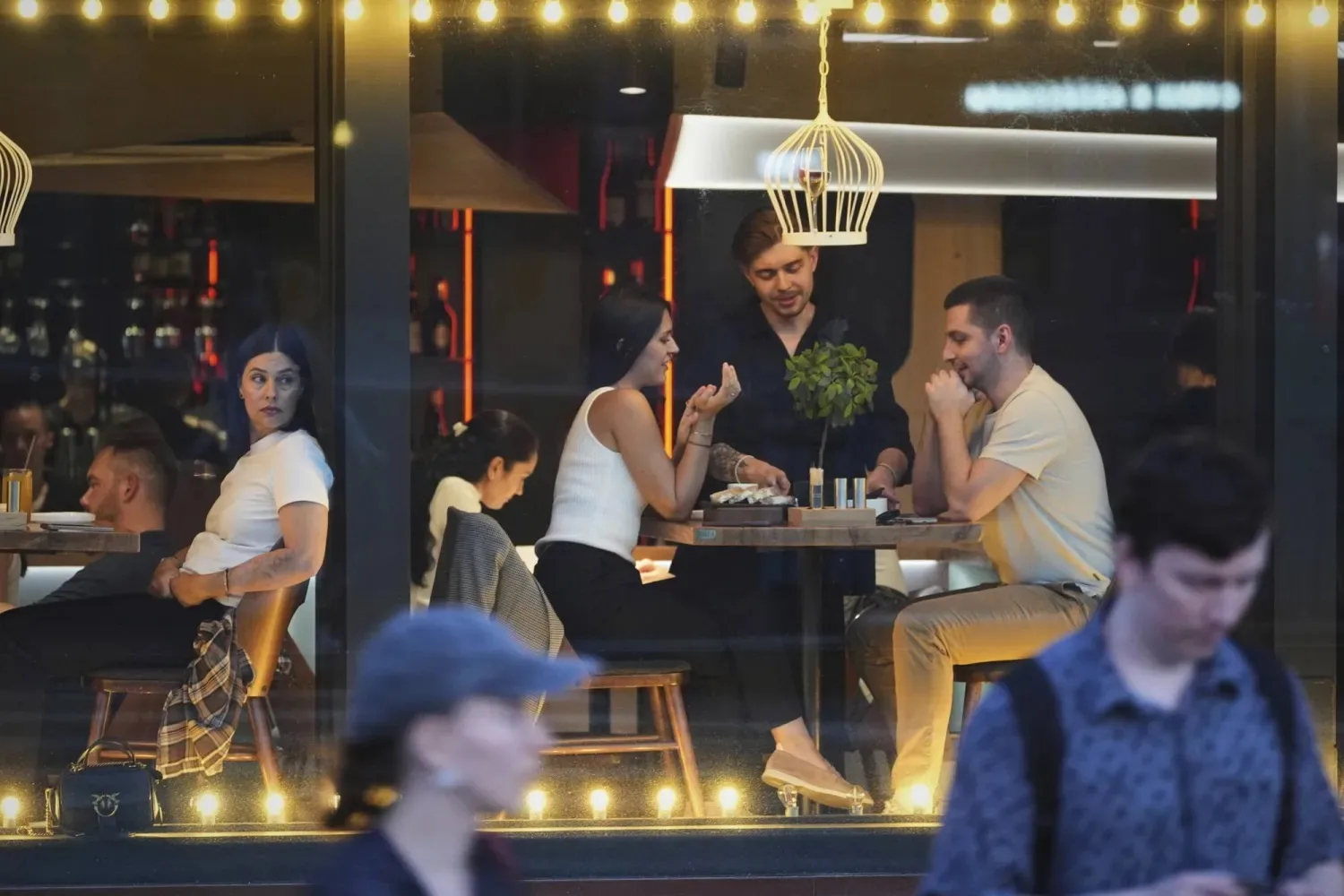 حريق مقهى في إسبانيا بعد حادثة إشعال النار