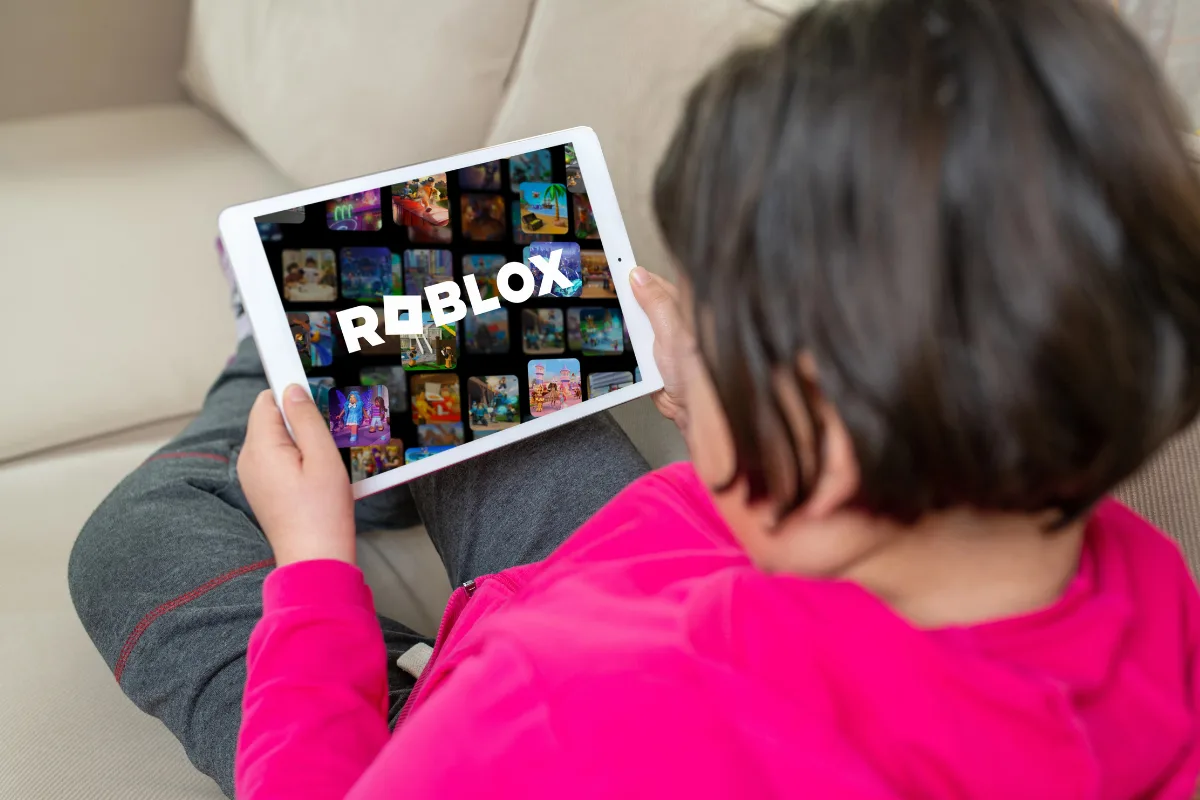 روبلوكس لعبة الأطفال المفضلة تتحول إلى كابوس للآباء