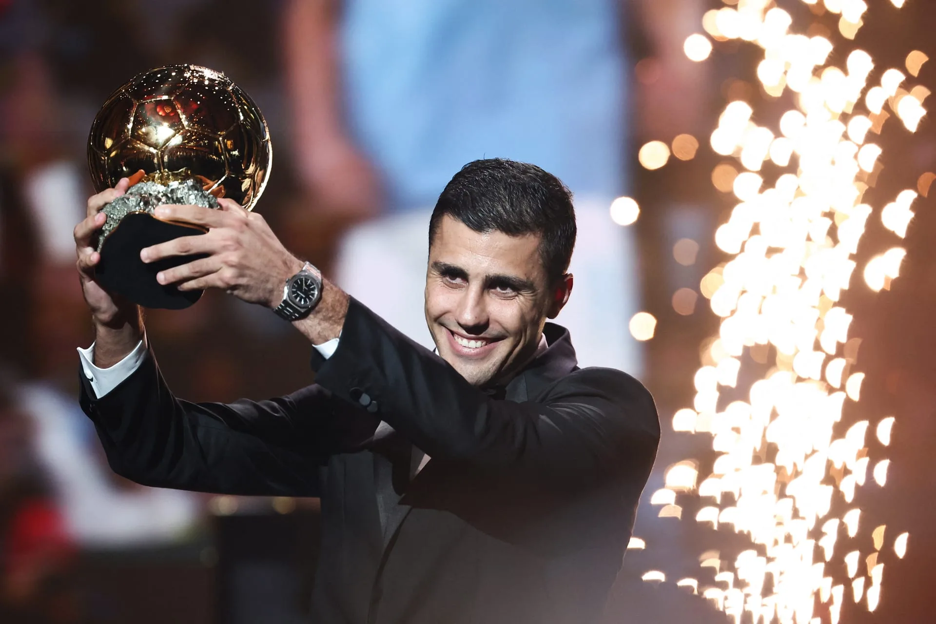 مدرب السيتي يبشّر الجماهير: أفضل لاعب في العالم جاهز للعودة إلى الملاعب