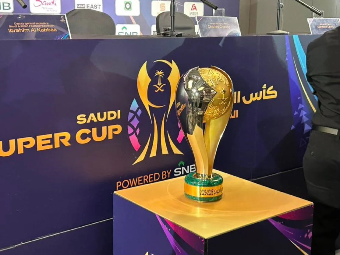 الأهلي يتوج بكأس السوبر السعودي للمرة الثانية بعد فوز مثير على النصر