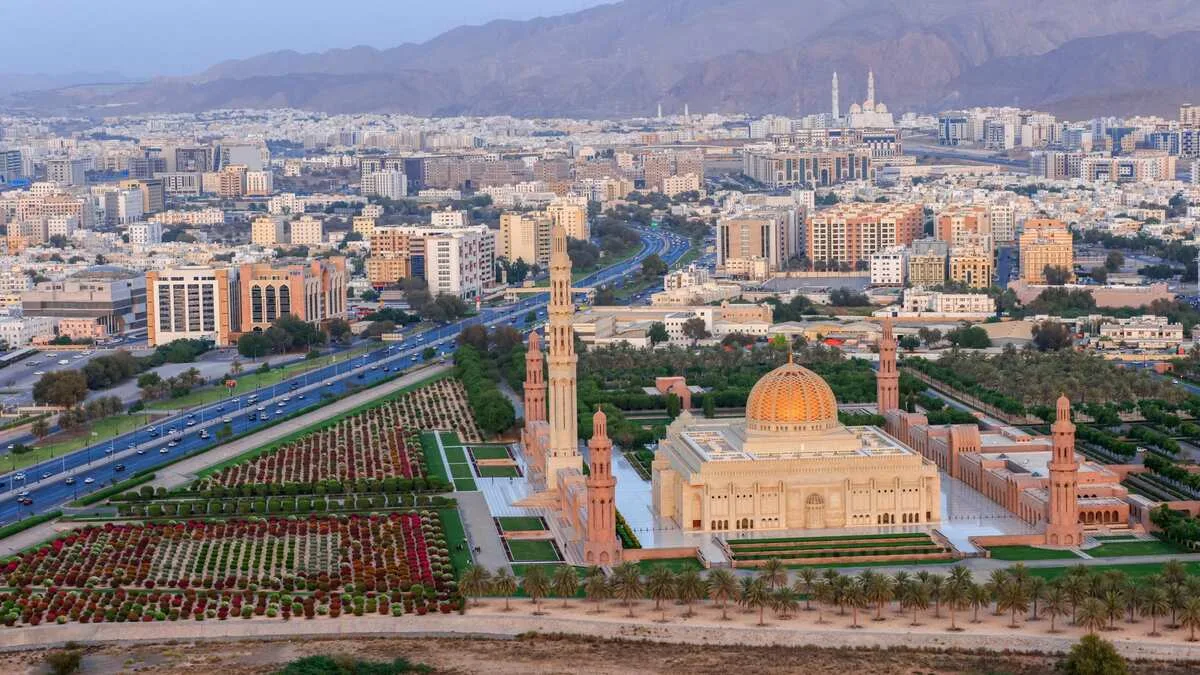سلطنة عمان تطلق برنامج الإقامة الذهبية للمستثمرين بخيارات عشر وخمس سنوات