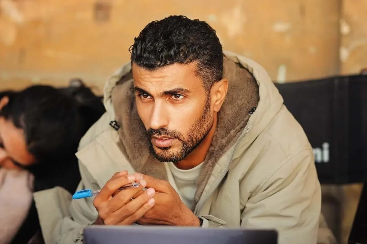 شخص ينتحل شخصية المخرج محمد سامي ويعرض أعمالاً وهمية على فنانات… والنقابات الفنية تحذر من الوقوع ضحية الاحتيال