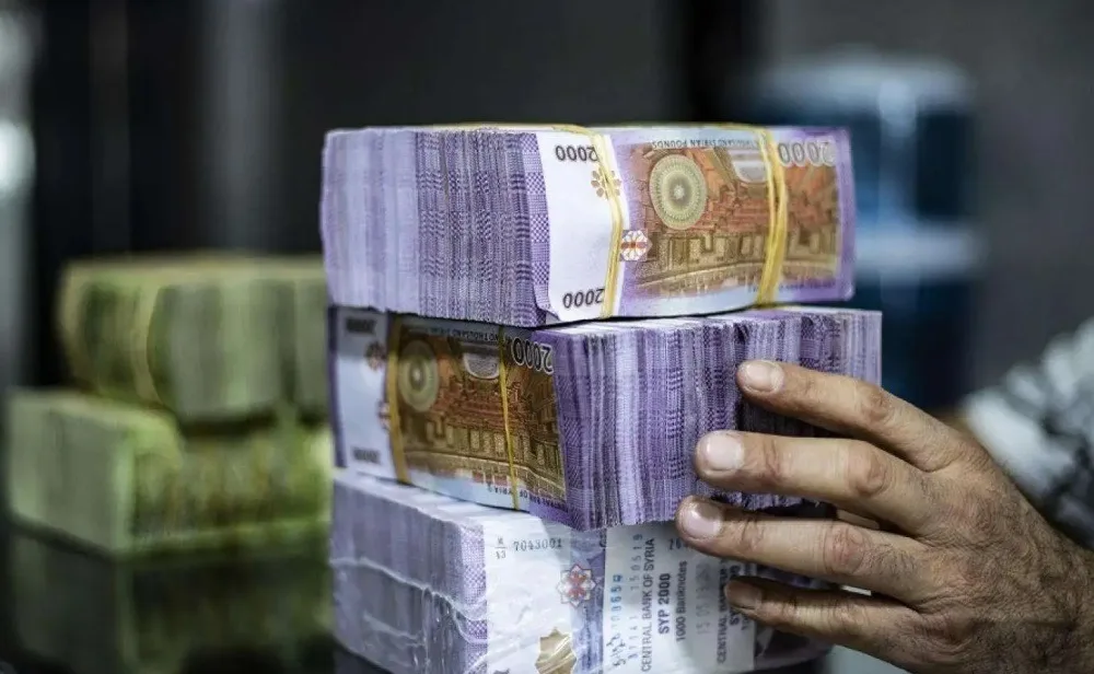 سوريا… مسلحون يسطون على رواتب موظفي السويداء