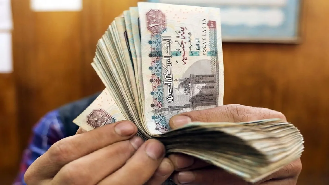 صرف معاشات أغسطس 2025 بالزيادة الجديدة في مصر