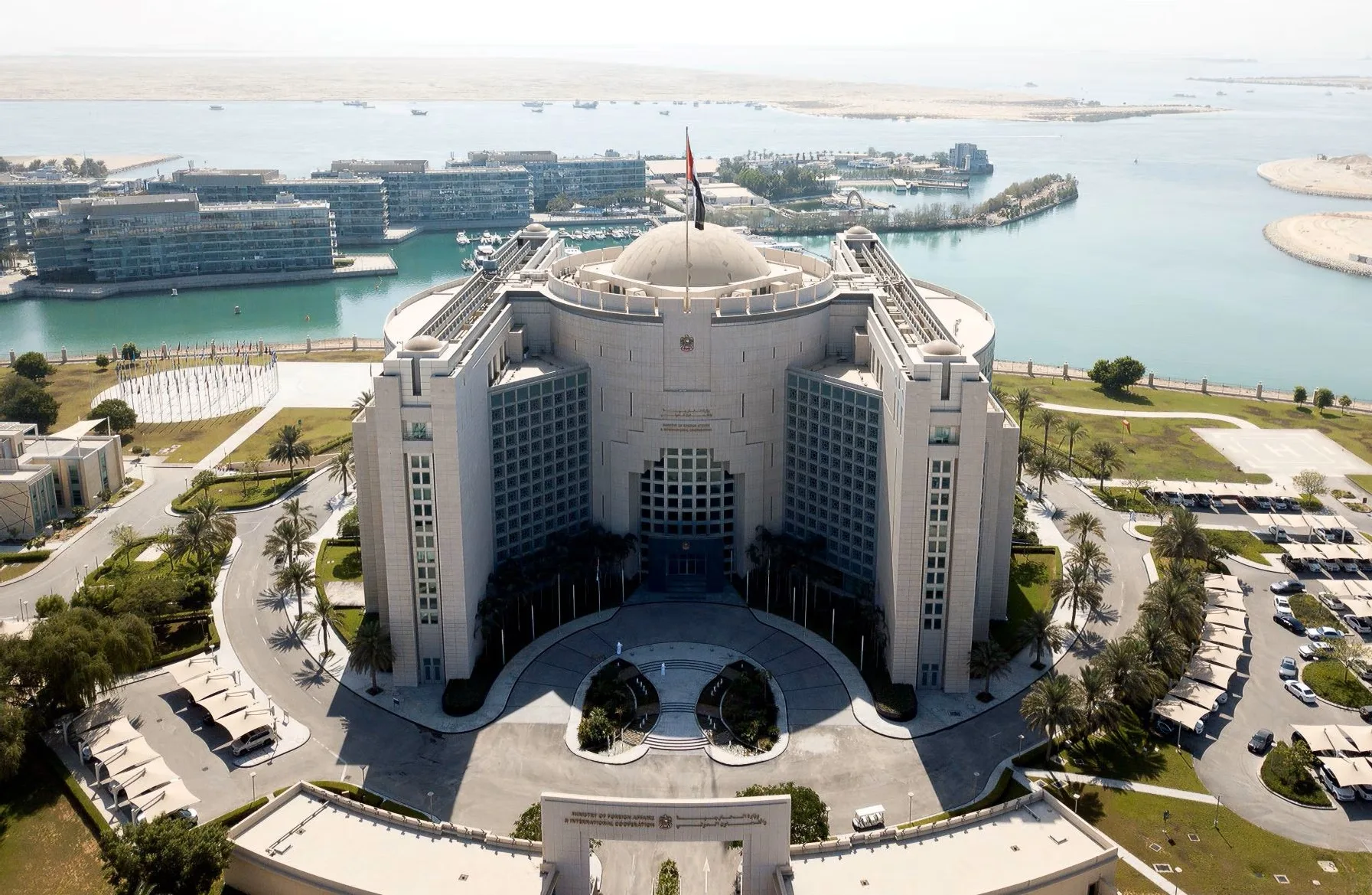 الإمارات تقدم التعازي لباكستان في ضحايا الكوارث الطبيعية وحادث المروحية