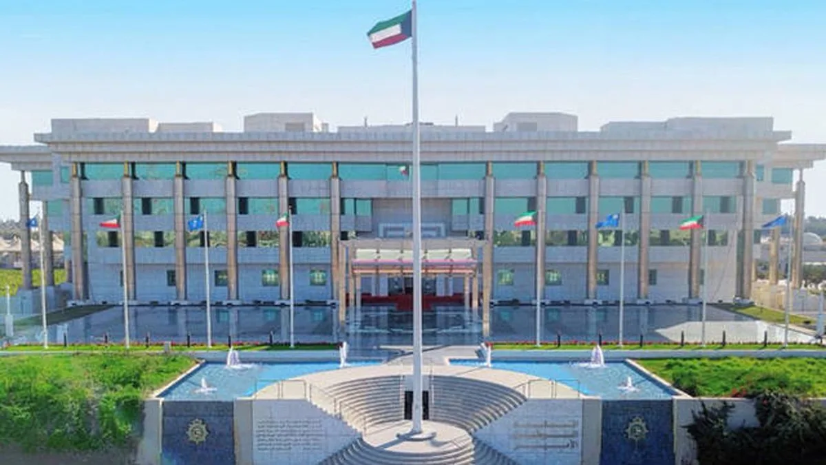 الكويت تضبط شبكة تزوير تصاريح عمل للمصريين