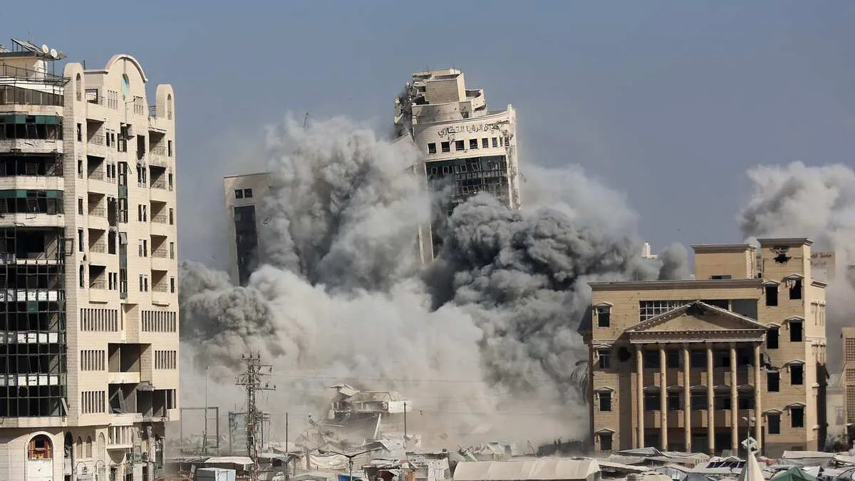 مشهد من غزة تحت القصف