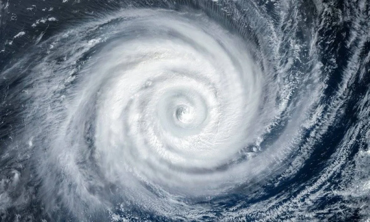 إغلاق مطارات في فيتنام بسبب الإعصار