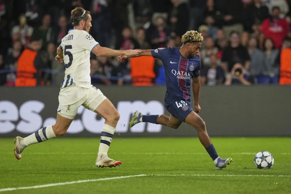 لاعب باريس سان جيرمان مباي يجمع بين امتحان الثانوية ومباراة الدوري