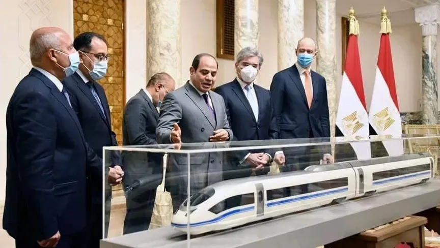 مصر تدفع 670 مليون يورو لاستكمال الخطين الثاني والثالث للقطار السريع