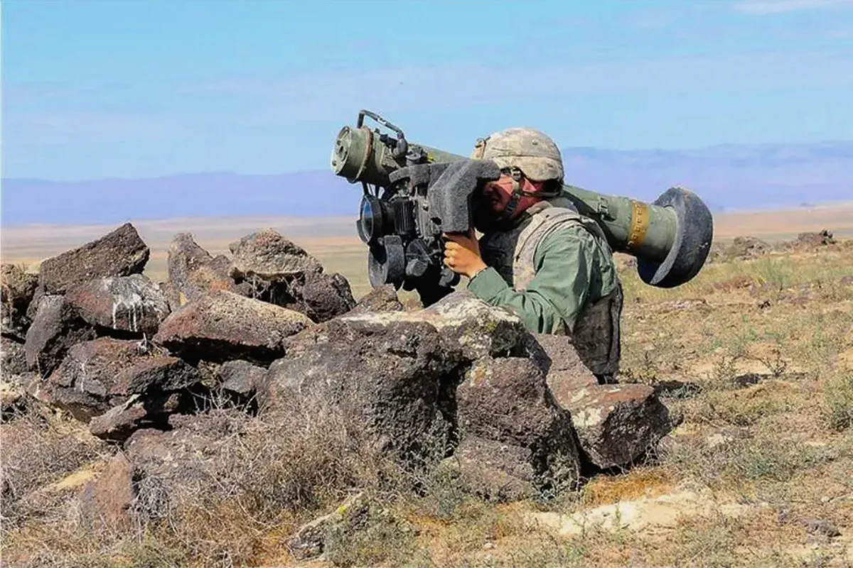 أمريكا تعلن صفقة لتزويد بولندا بصواريخ مضادة للدروع