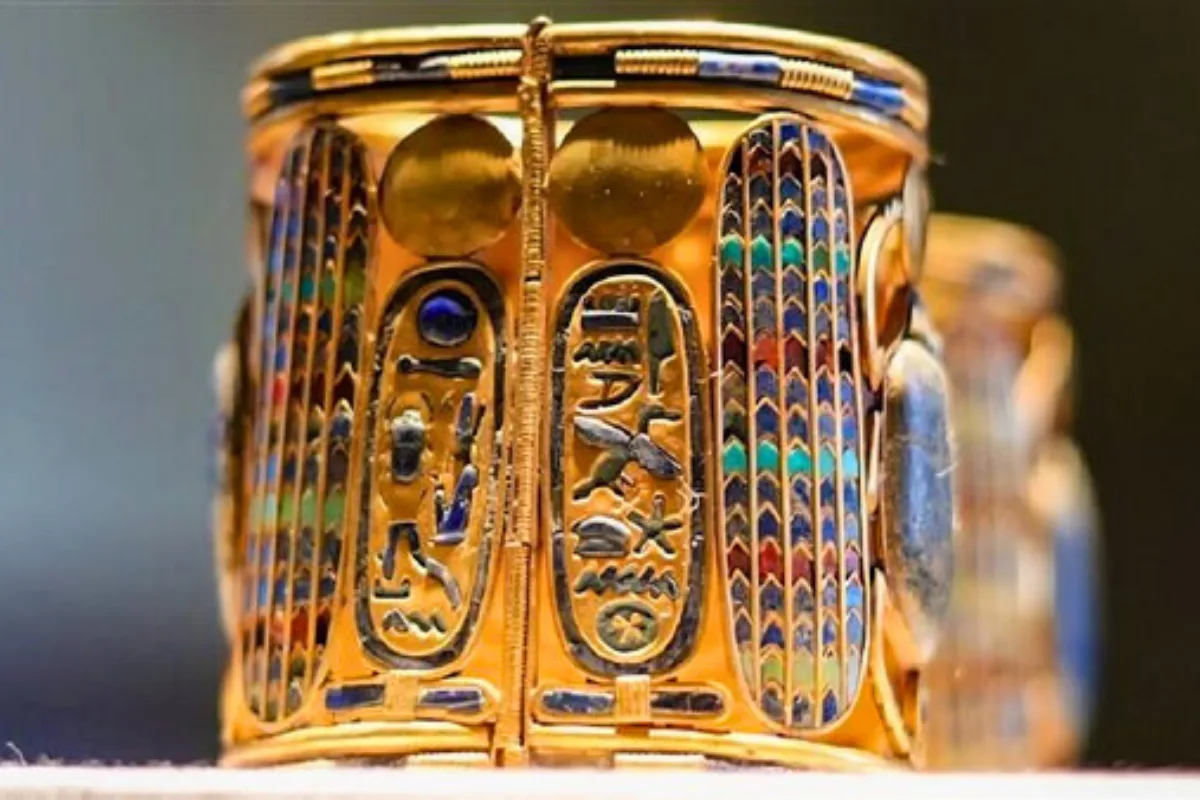 اختفاء قطعة ذهبية نادرة من مقتنيات المتحف المصري