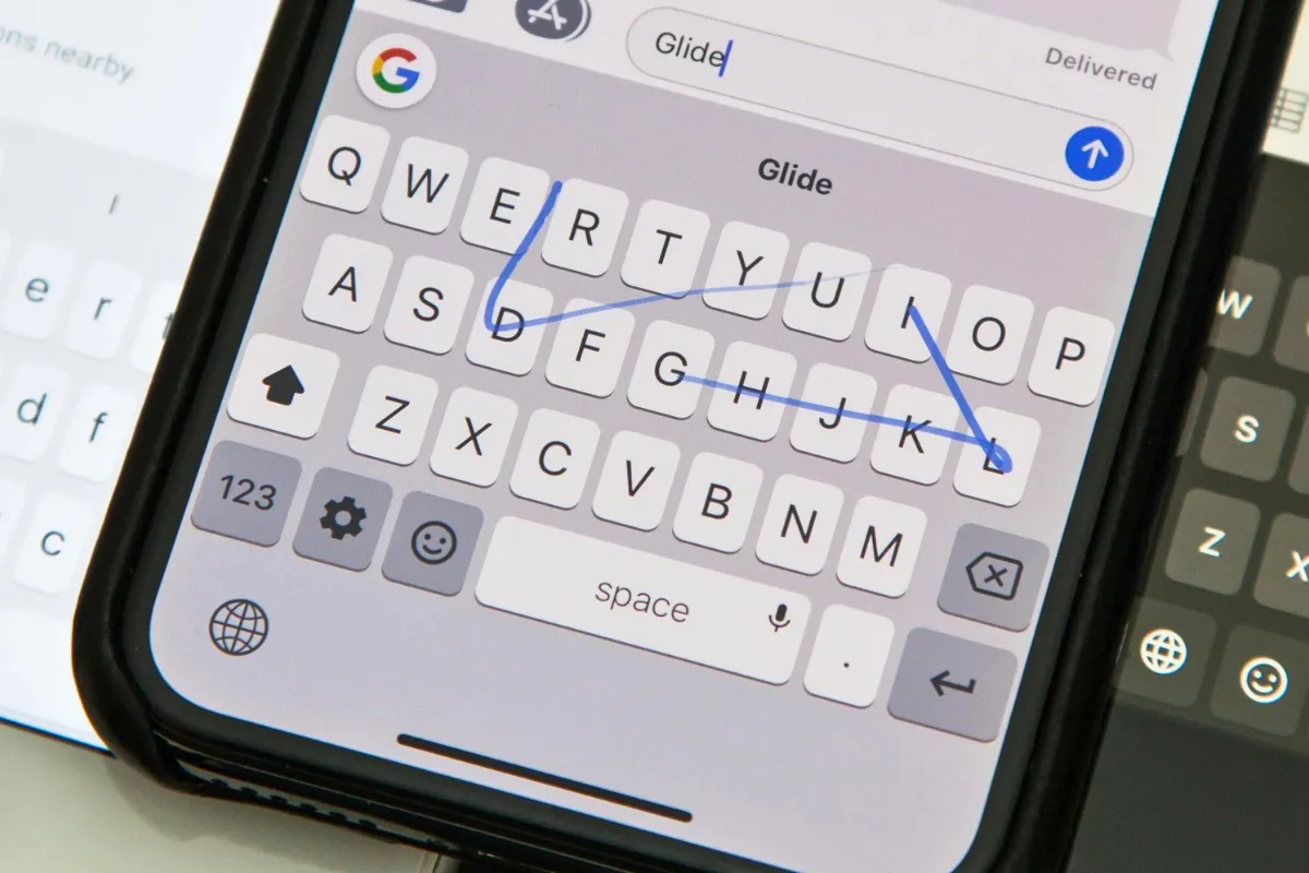 غوغل تطلق ميزات كتابة ذكية عبر Gboard