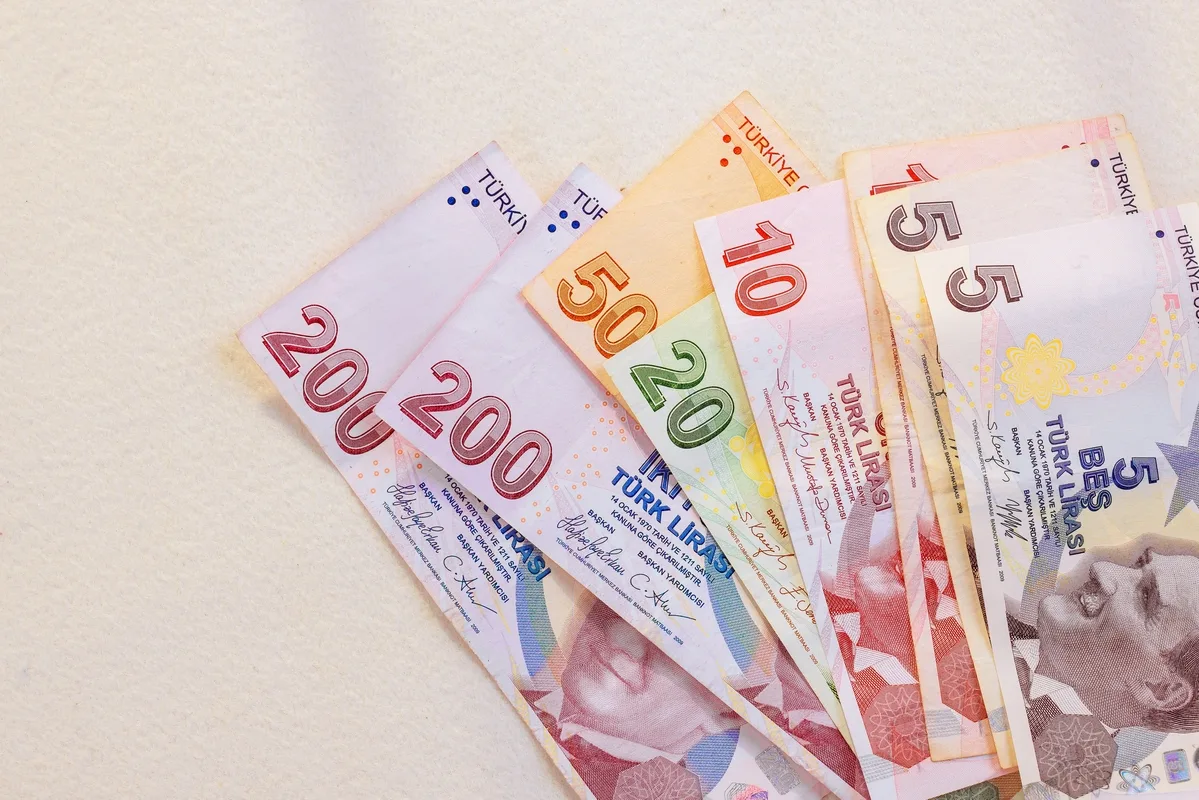 دعم الليرة التركية في الأسواق