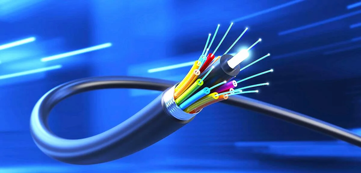 الصين تفرض رسوما جمركية إضافية على واردات الألياف الضوئية الأمريكية