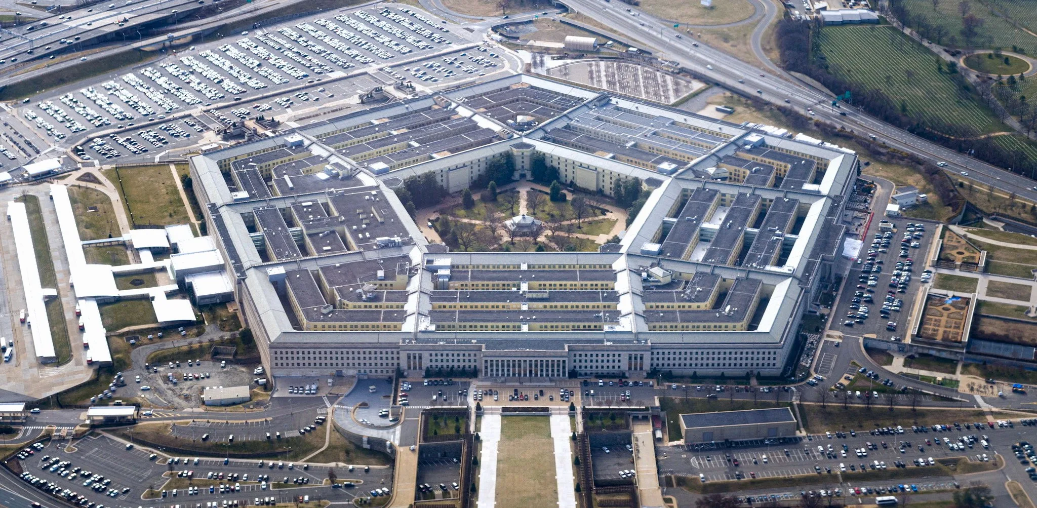 لنزع سلاح حزب الله.. البنتاغون يوافق على حزمة مساعدات أمنية للبنان