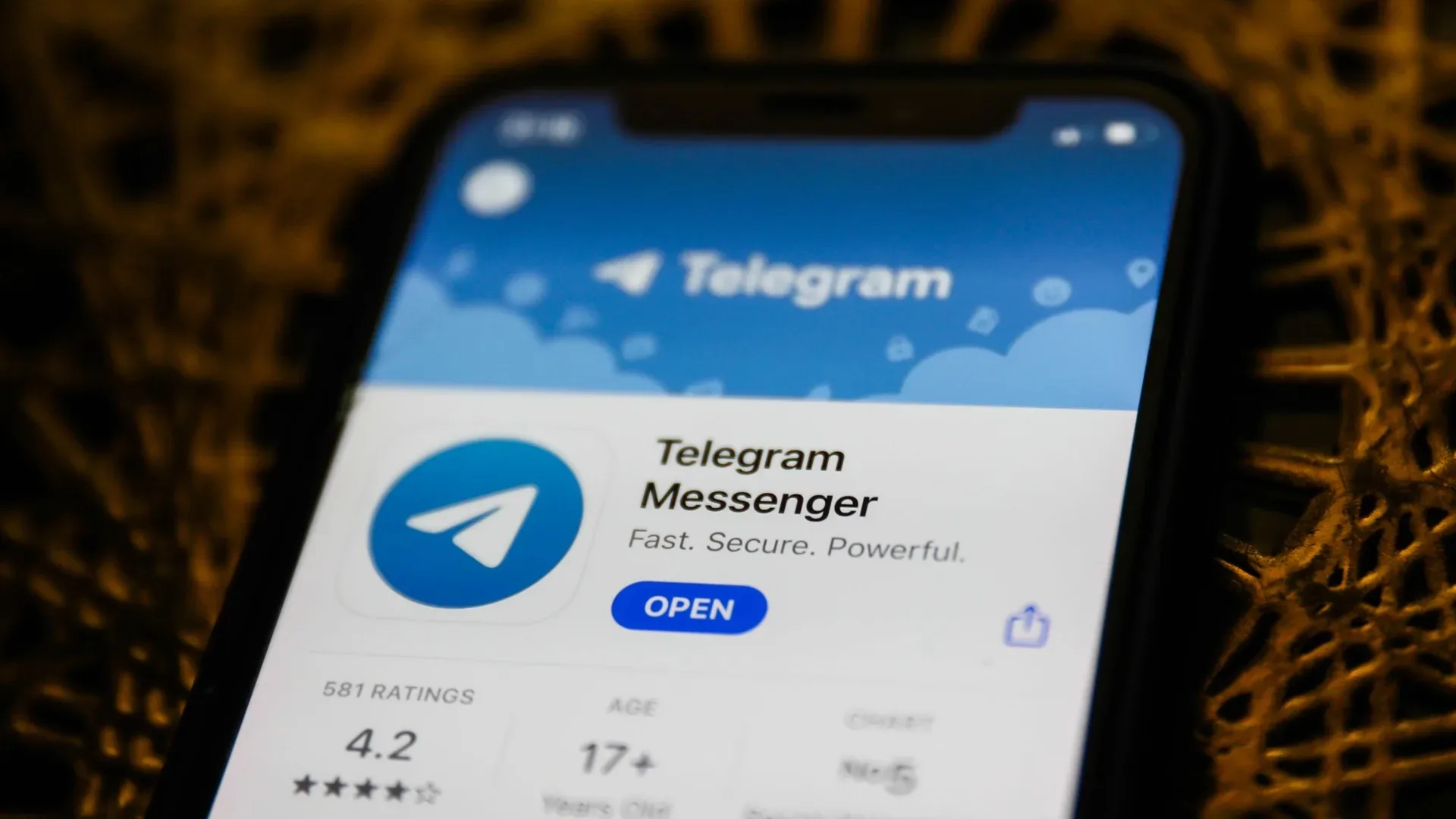 تيليجرام يطلق ميزة إضافة الموسيقى للملف الشخصي ضمن تحديث شامل