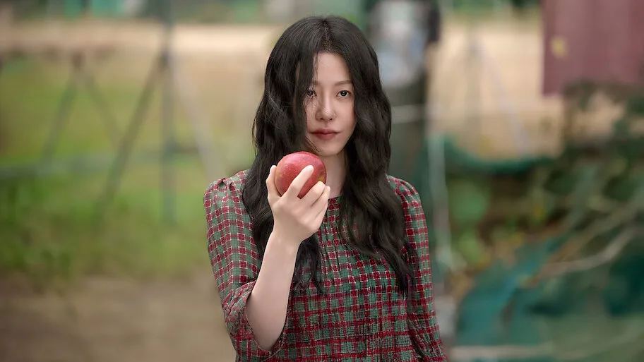 لقطة عن مسلسل Queen Mantis الكوري وانتشاره على منصة نتفليكس