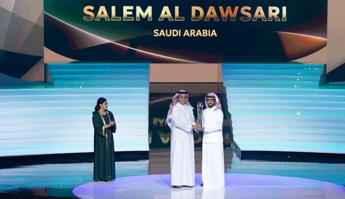 سالم الدوسري أفضل لاعب في آسيا 2025.. واليابانية هانا تاكاهشي تحصد لقب أفضل لاعبة