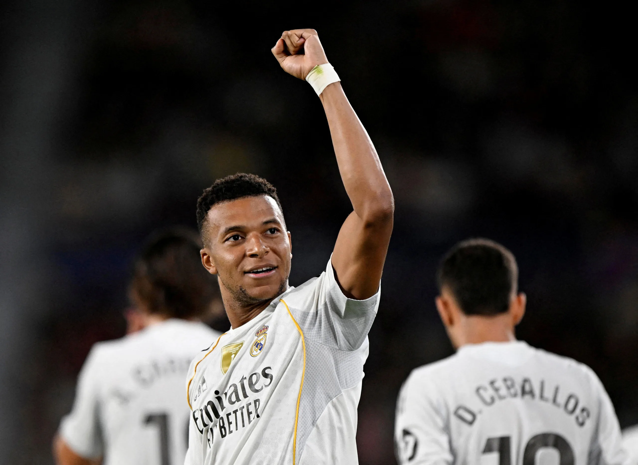 إيمانويل بيتي يهاجم مبابي ويصعّد ضد ريال مدريد بعد الخسارة الأوروبية