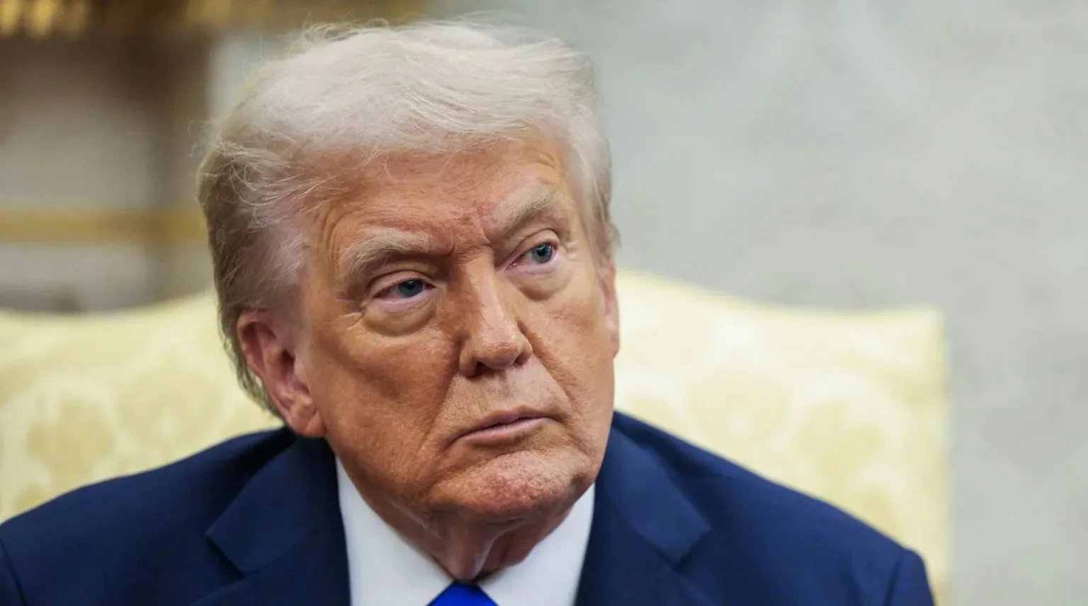 ترامب يطالب حماس بإلقاء السلاح