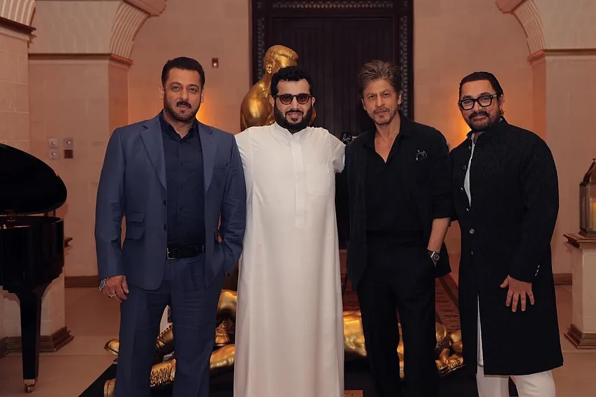 تركي آل الشيخ يتحدث خلال مؤتمر صحفي في الرياض للإعلان عن فعاليات موسم الرياض القادم، مع لمحة عن عروض المسرحيات السورية والمفاجآت الدرامية الجديدة.