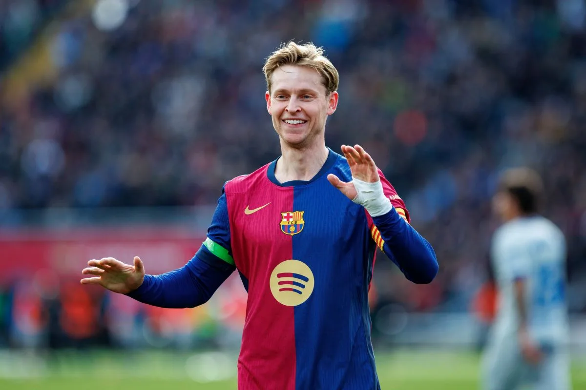 برشلونة يُمدد عقد فرينكي دي يونج حتى عام 2029