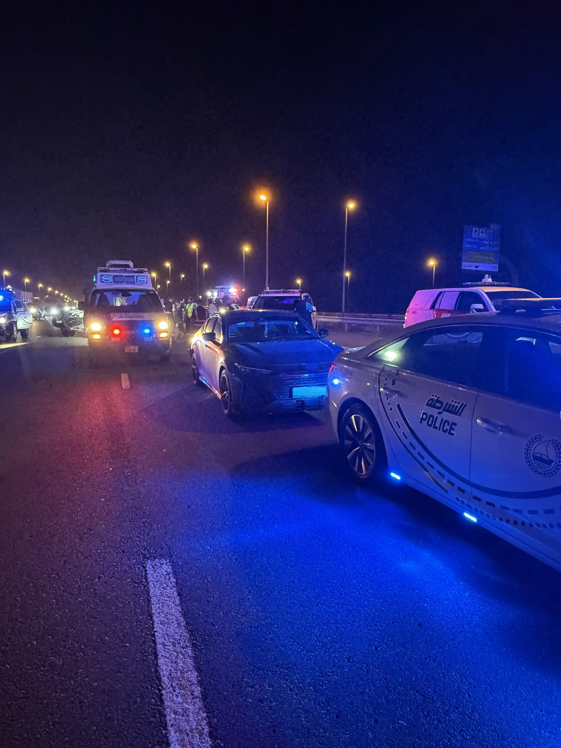 شرطة دبي تنقذ سائقة بعد تعطل نظام مثبت السرعة في سيارتها