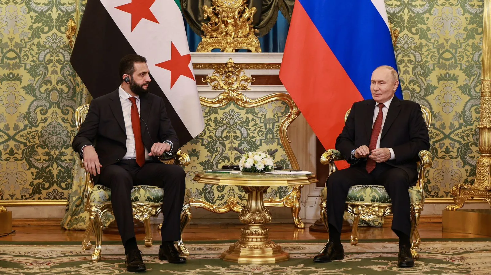 الشرع طالب موسكو بتسليم بشار الأسد