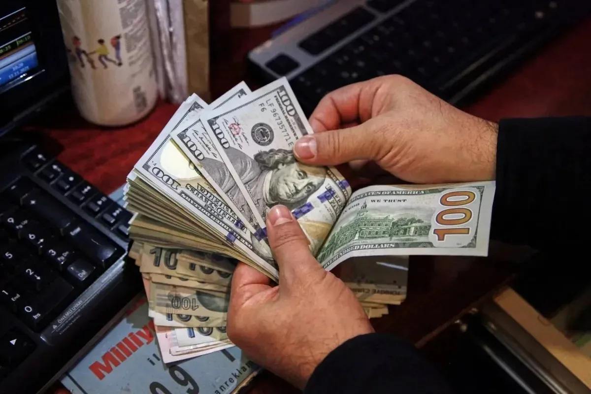 استقرار الدولار اليوم مقابل العملات العالمية