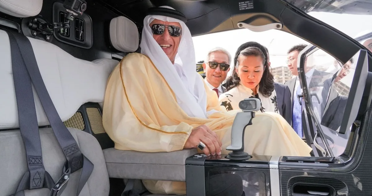 الشيخ سعود بن صقر القاسمي يشهد إطلاق المرحلة التجريبية لحافلات ذاتية القيادة في رأس الخيمة
