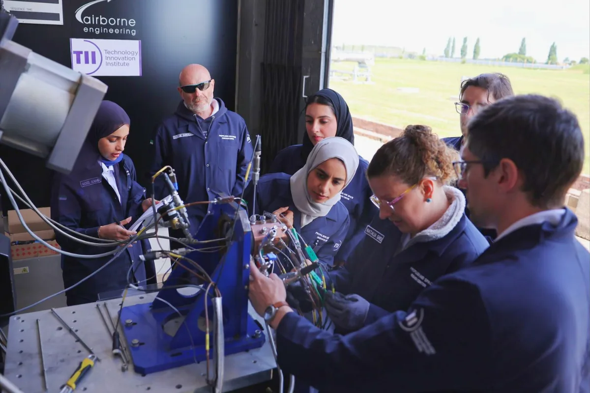 أبوظبي تشغل بنجاح أول محرك صاروخي يعمل بالوقود السائل