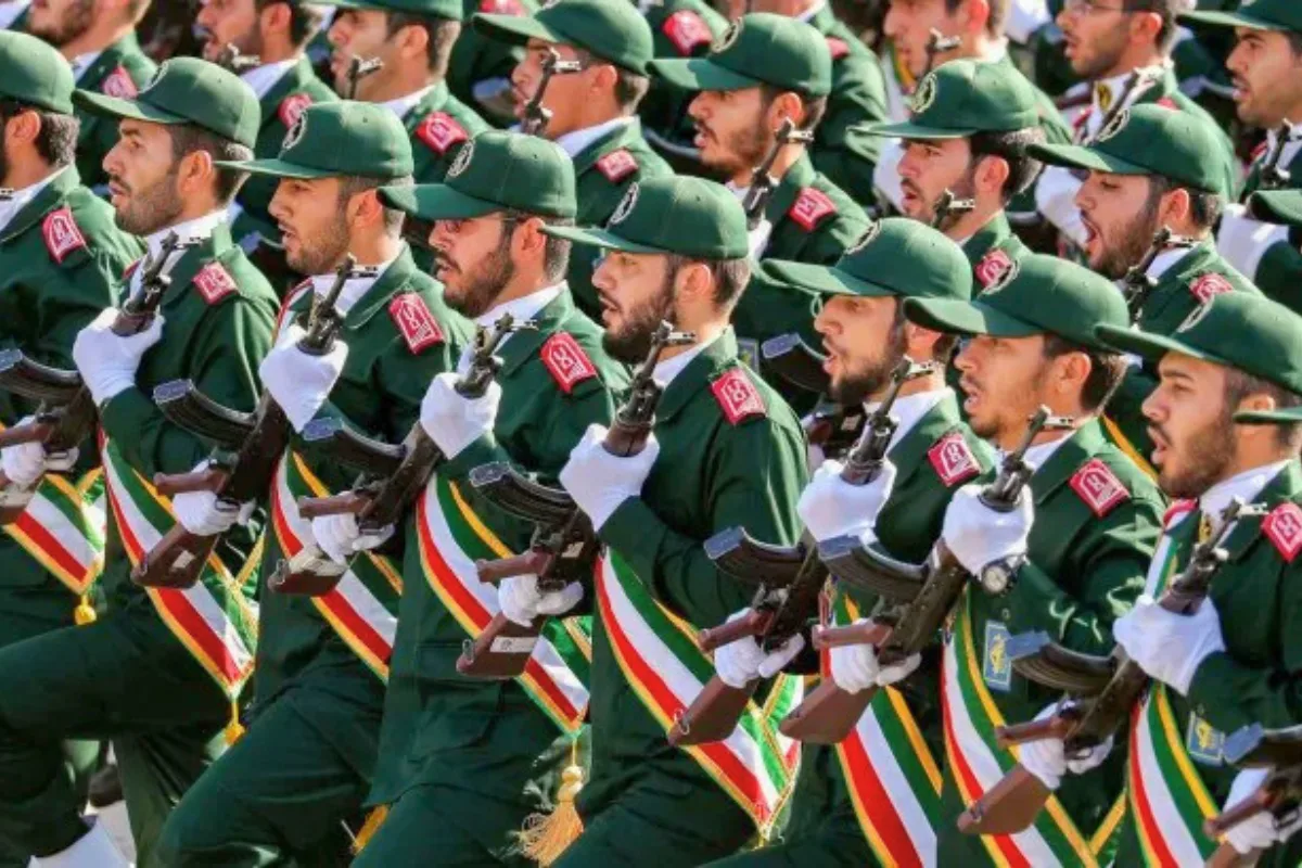 مقتل عنصرين من الحرس الثوري الإيراني في هجوم غرب البلاد