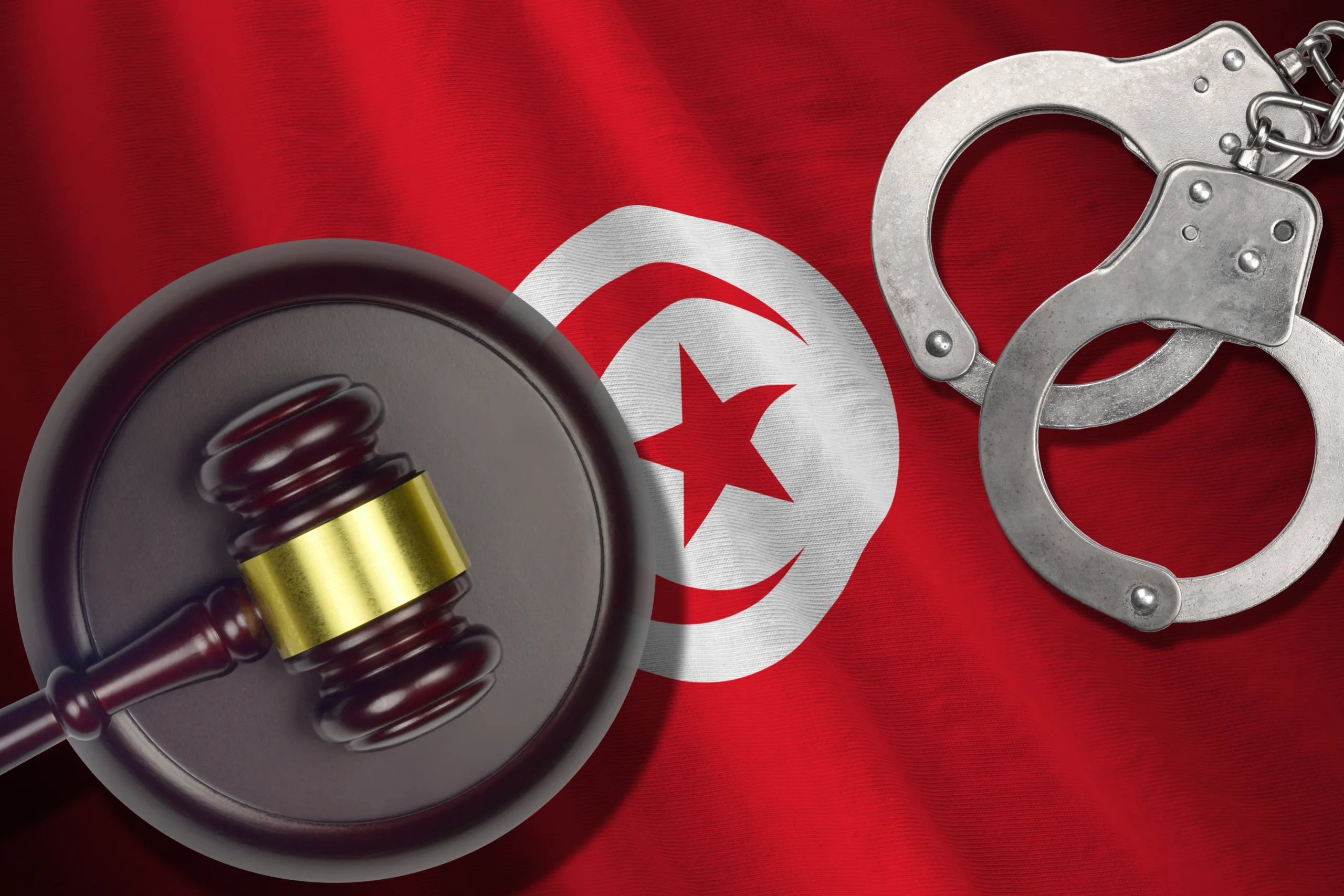 بعد الحكم عليه بالإعدام.. تونس تفرج عن ناشط انتقد الرئيس عبر فيسبوك