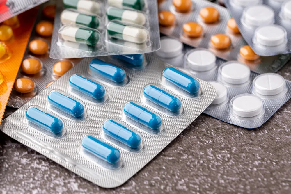 أرفف فارغة في صيدليات أوروبا