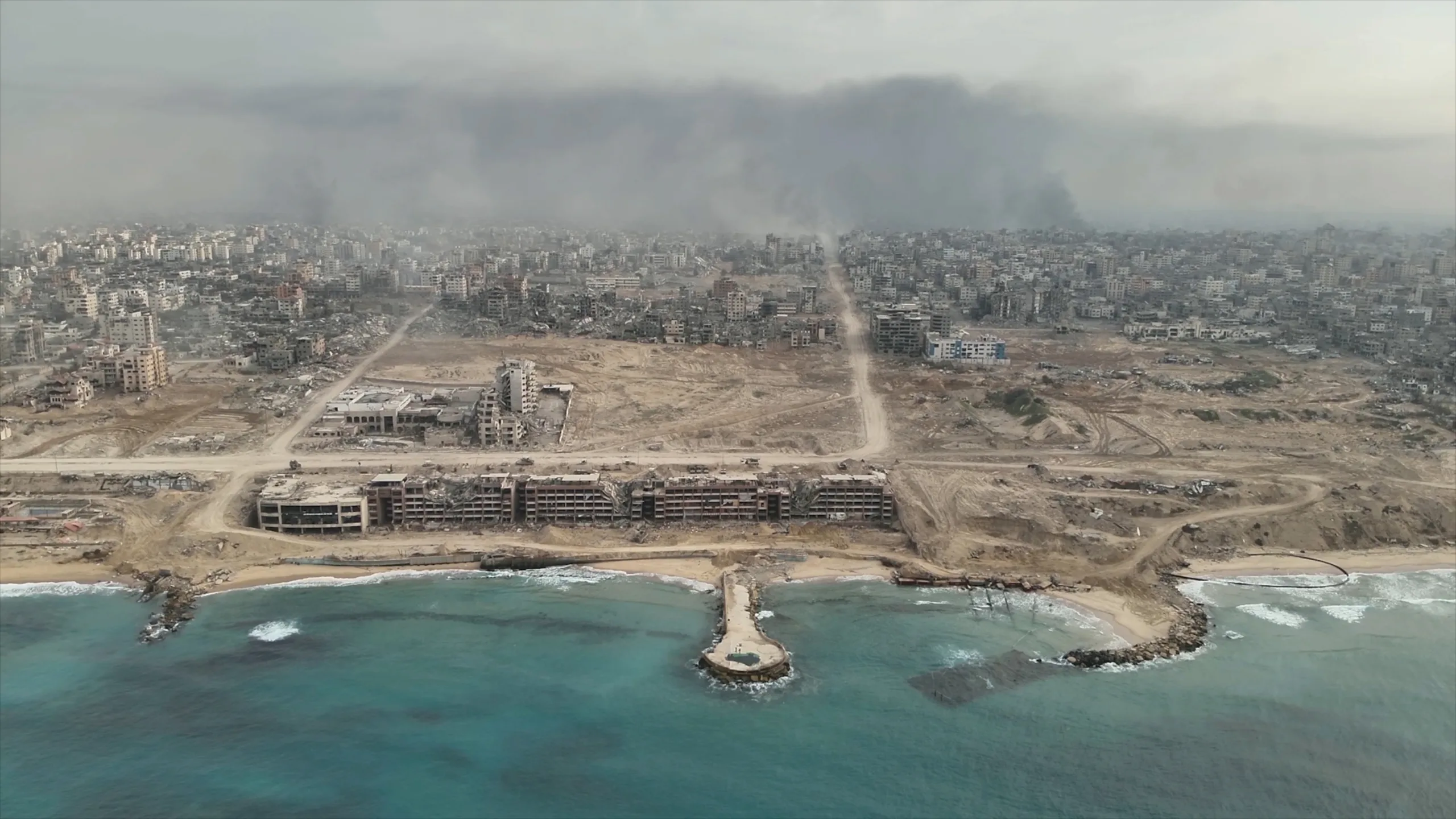 عامان على حرب غزة.. حرب ودمار وتهجير وخطة أمريكية للسلام وسط تفاقم المعاناة