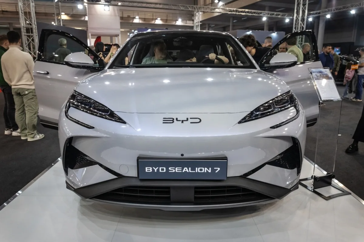 سيارات كهربائية صينية في معرض أوروبي