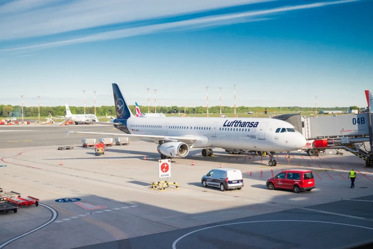 انخفاض أسعار التذاكر يضغط على أرباح لوفتهانزا في الربع الثالث