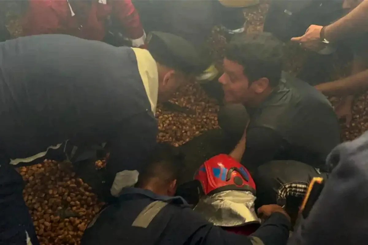 العراق: انهيار مخزن تمور يؤدي إلى احتجاز 4 عمال وإنقاذهم