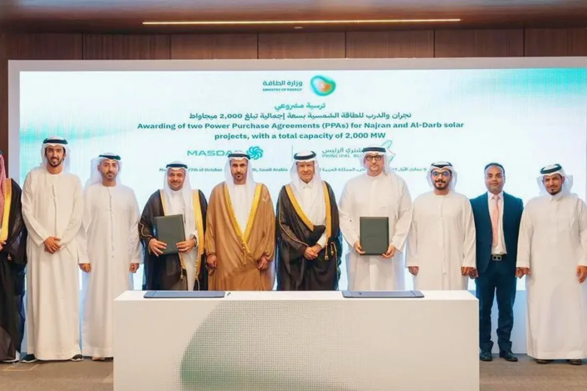 "مصدر" تفوز بعقد تطوير محطتين للطاقة الشمسية في السعودية