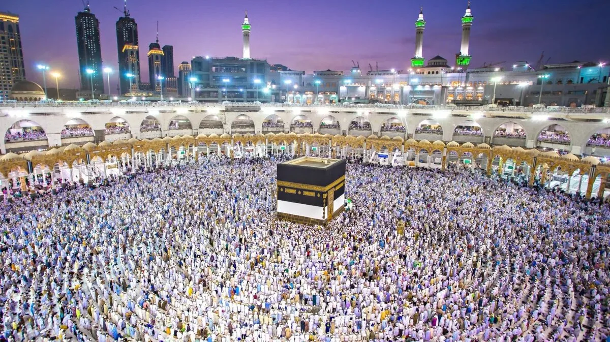 السعودية تؤكد: كل أنواع التأشيرات تخوّل حامليها أداء العمرة