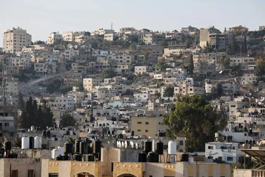 مباني سكنية متراصة على تلال في الضفة الغربية