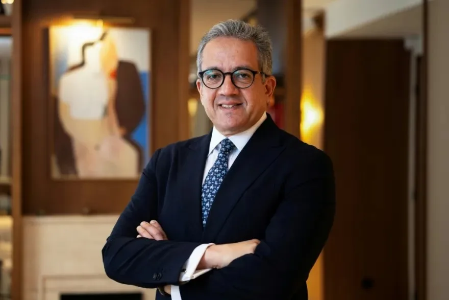 اليونسكو تنتخب المصري خالد العناني مديراً عاماً