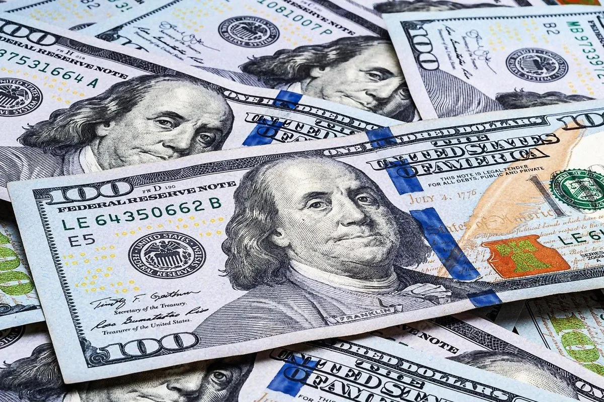 الدولار يرتفع قبيل صدور بيانات التضخم الأمريكية