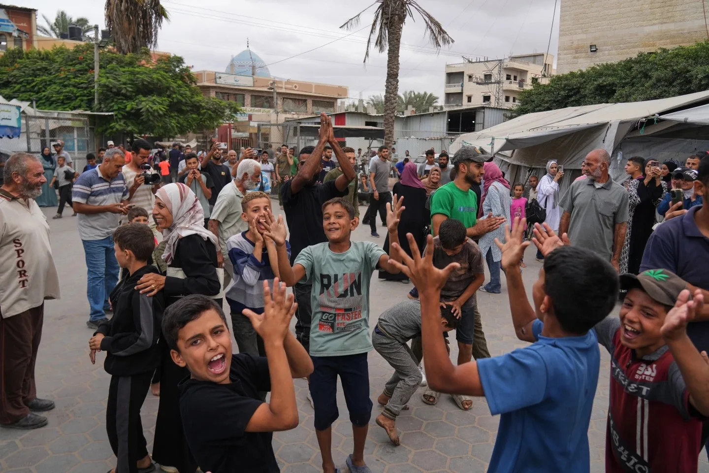 فرحة في غزة بعد إعلان وقف إطلاق النار