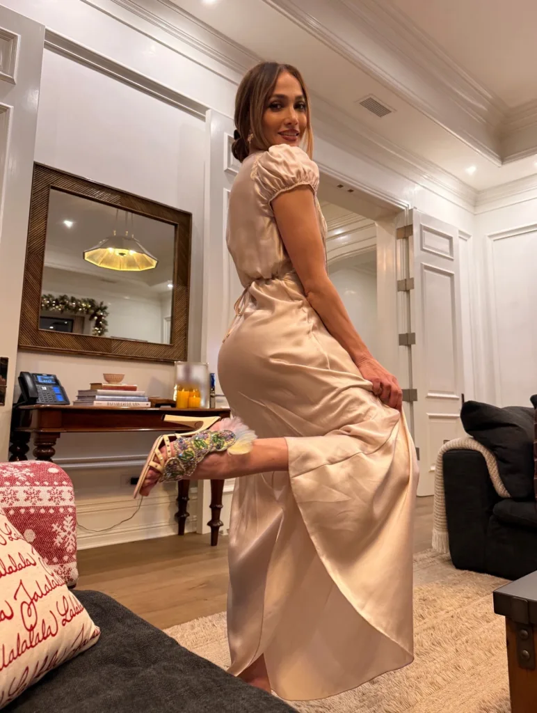 جينيفر لوبيز تشارك لحظات عيد الشكر من مطبخها مع متابعيها