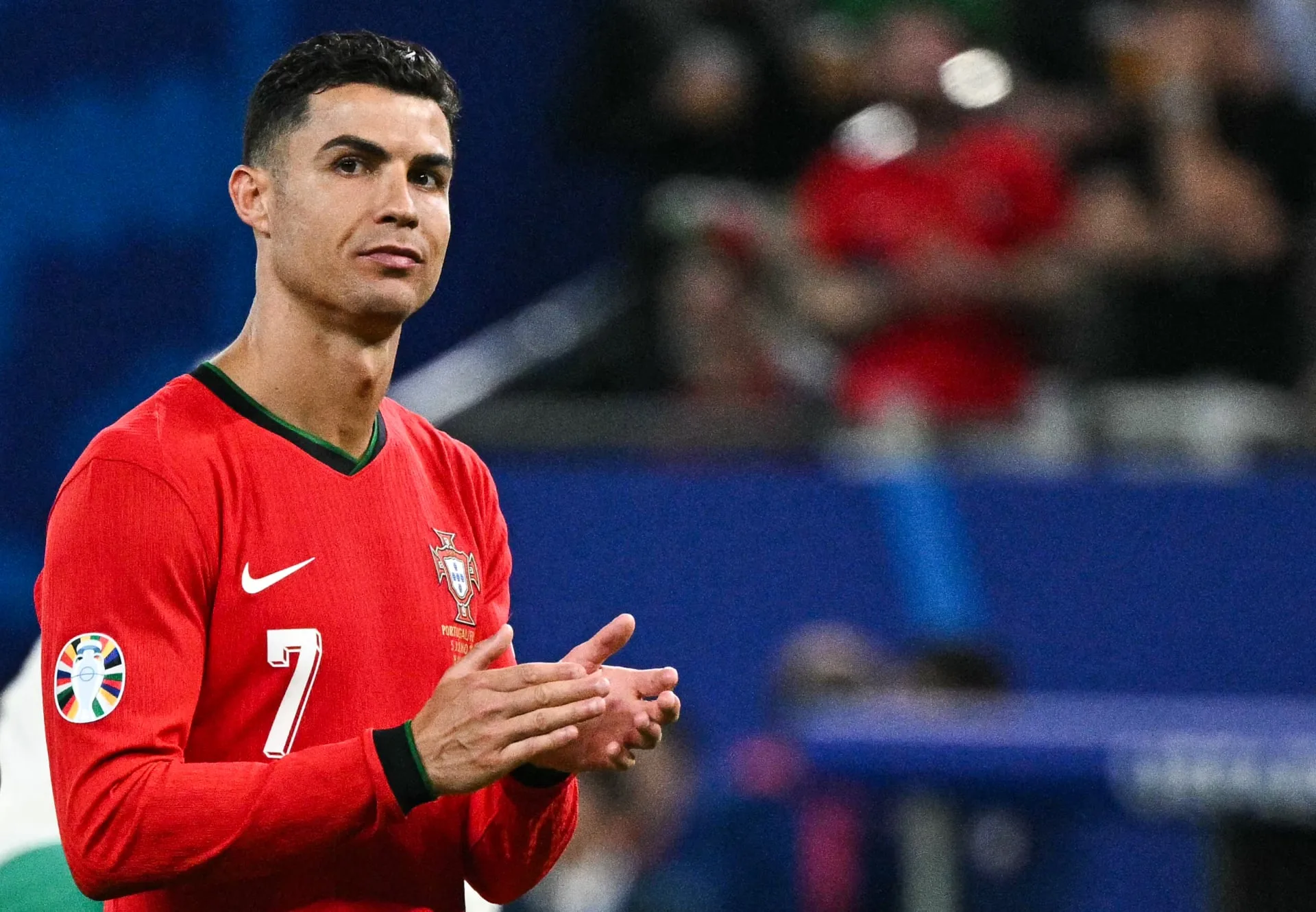 رونالدو يعتزل دولياً بعد مغادرة معسكر البرتغال