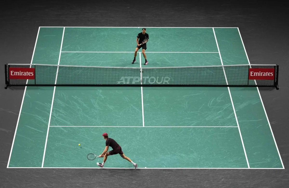 صدام مرتقب بين سينر وألياسيم في نهائي باريس ماسترز للتنس