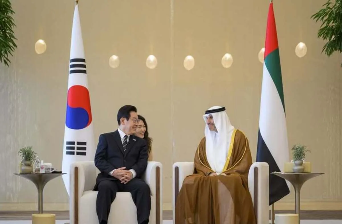 رئيس الإمارات يستقبل الرئيس الكوري في قصر الوطن